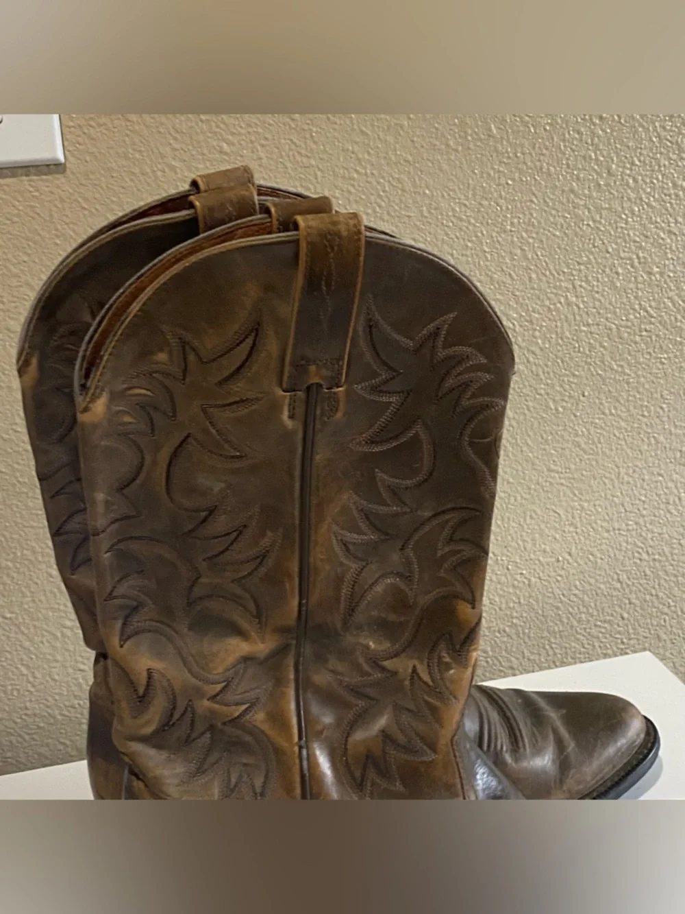 Ariat Tan Leather‎ Western Boots men size 12D cowboy western Distressed Brown